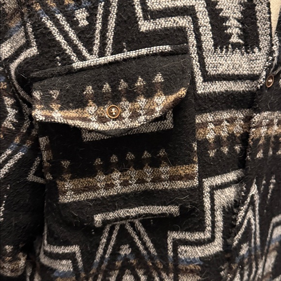 Geometric Patterned Jacket - Picture 3 of 5